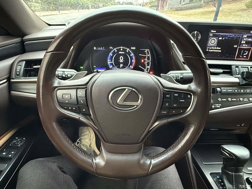 Lexus ES, 2019 11