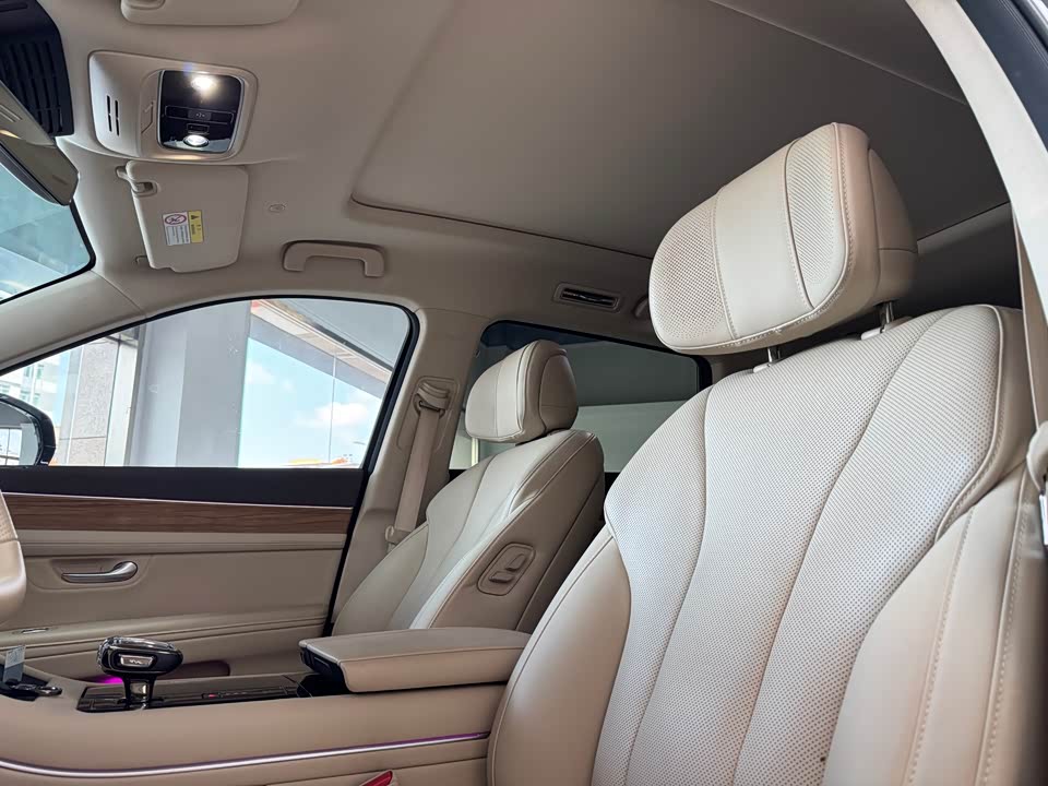 AITO Ask the world M7