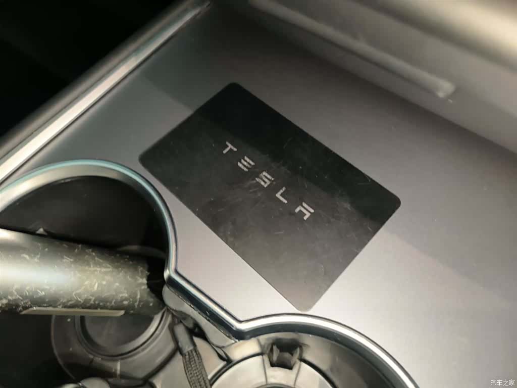 Tesla Model Y, 2023 9
