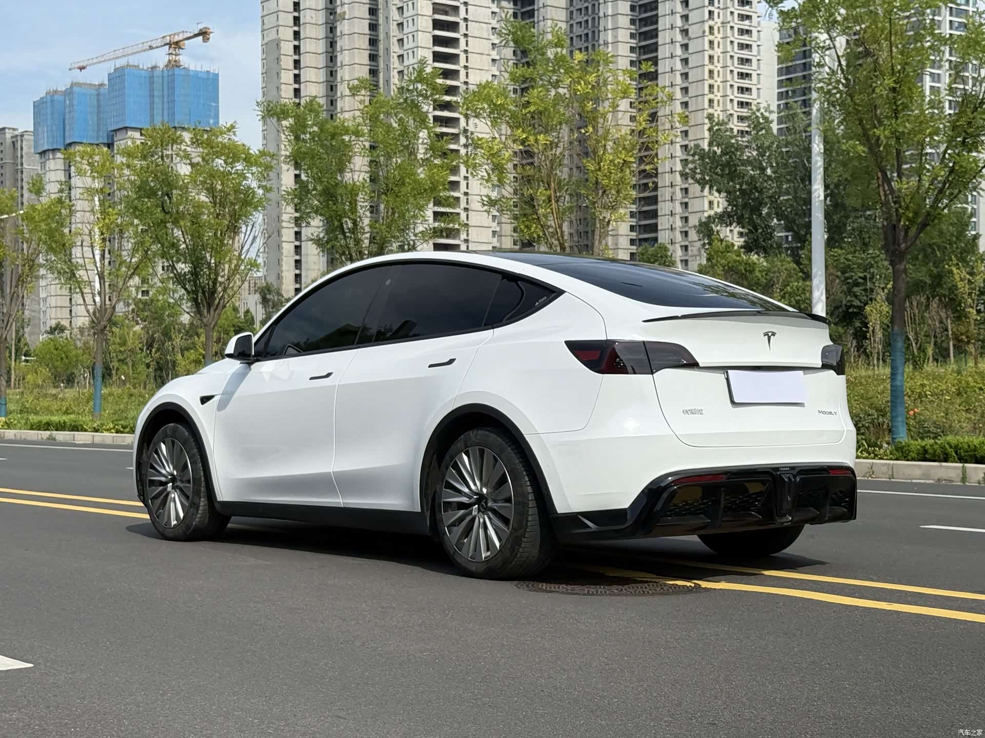 Tesla Model Y, 2023 9