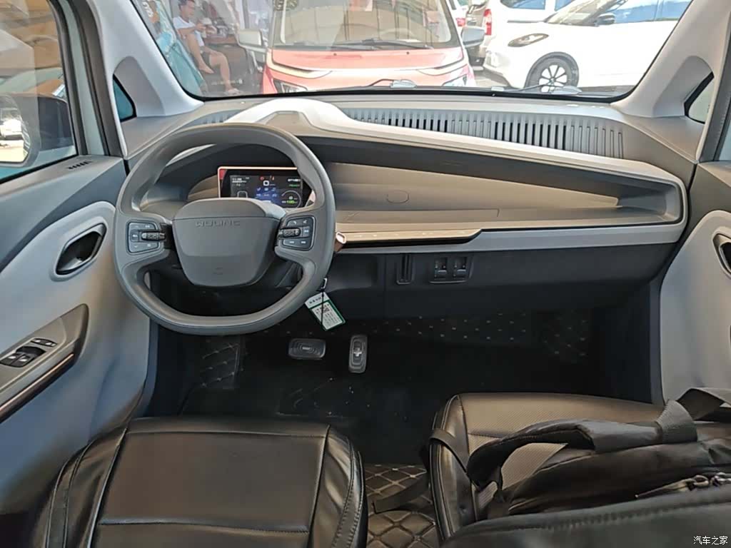 Wuling NanoEV, 2021 10