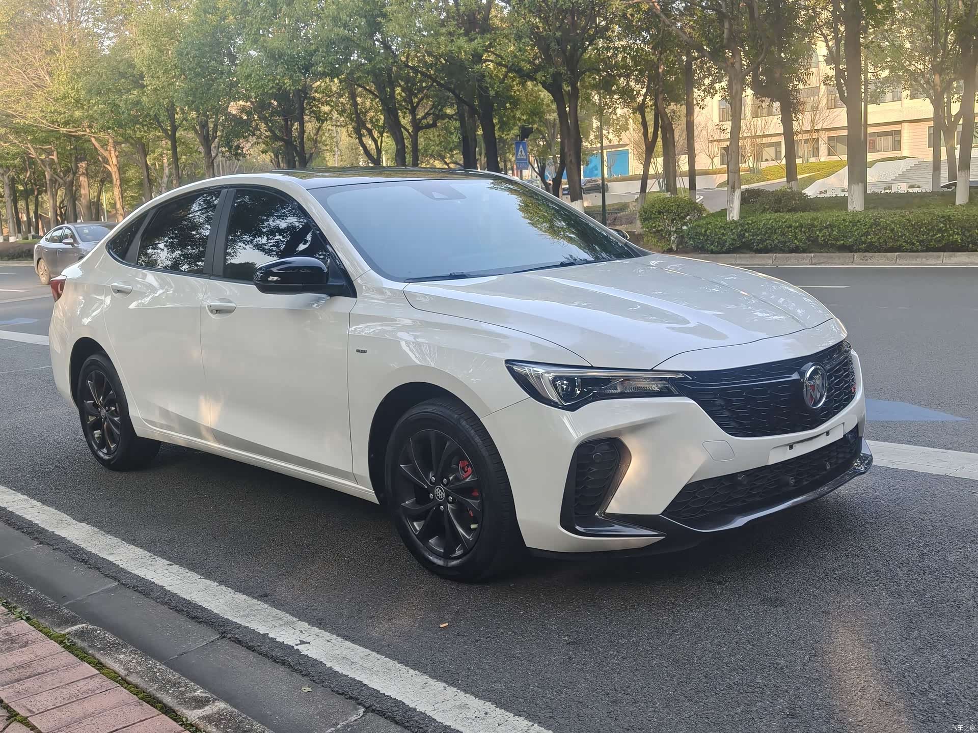 Buick Verano, 2022 1