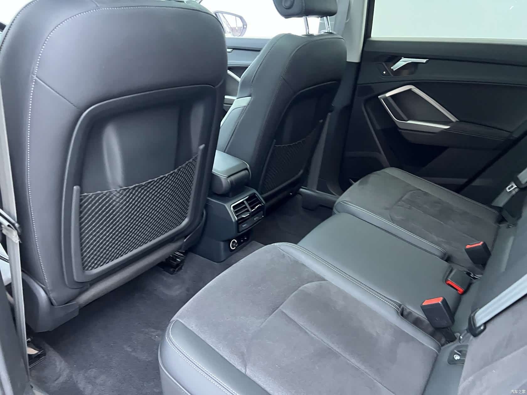 Audi Q3, 2022 11