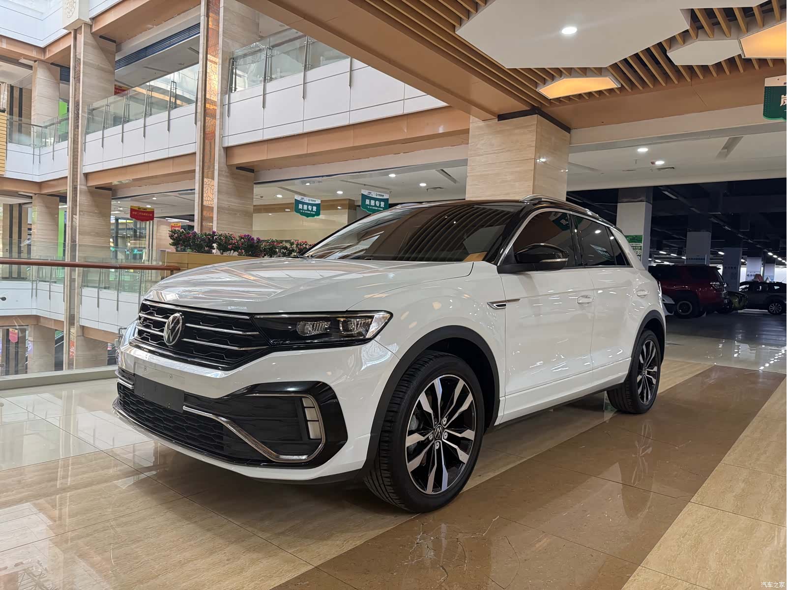 Volkswagen T-ROC, 2022 1