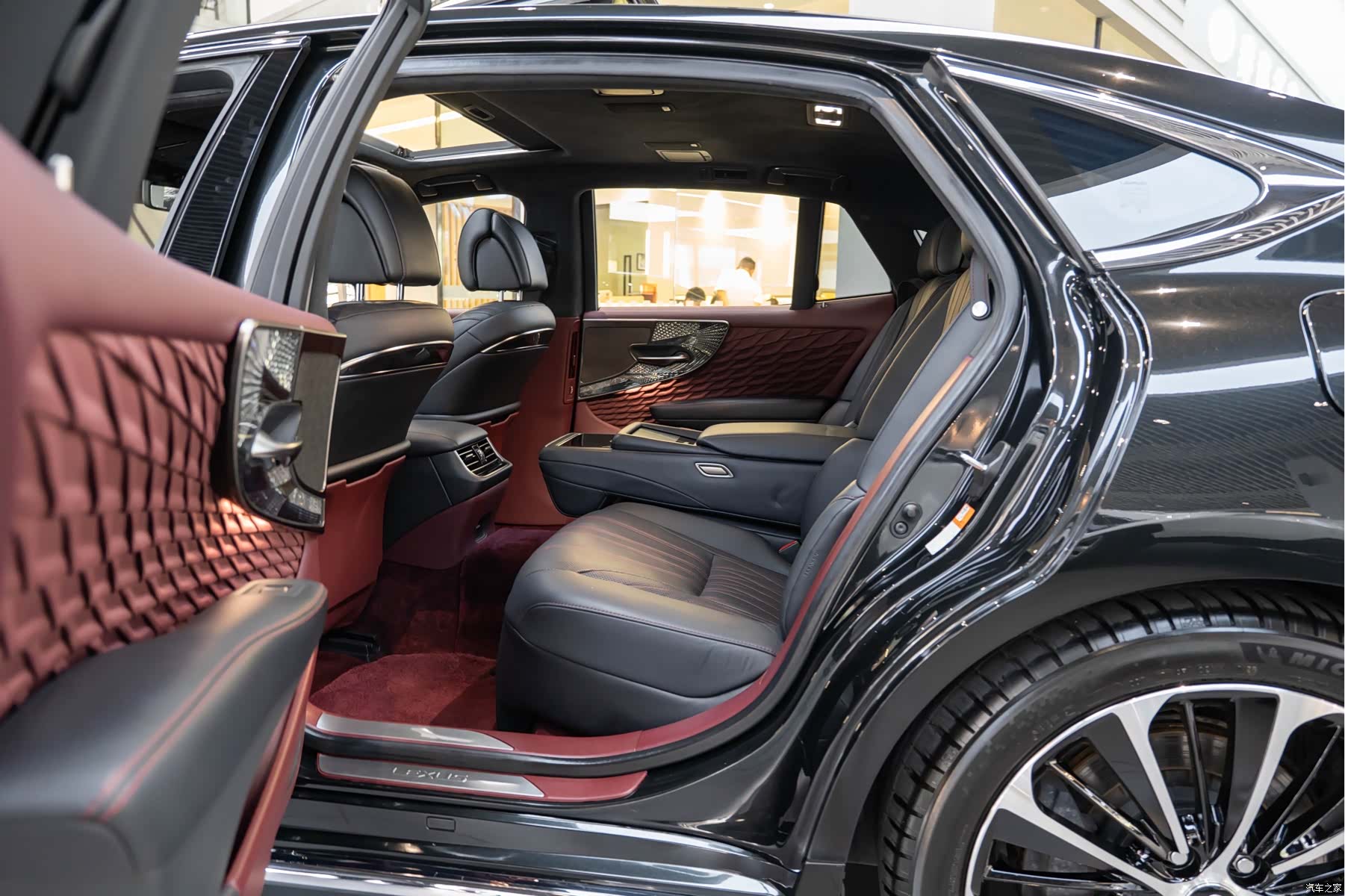 Lexus LS, 2021 10