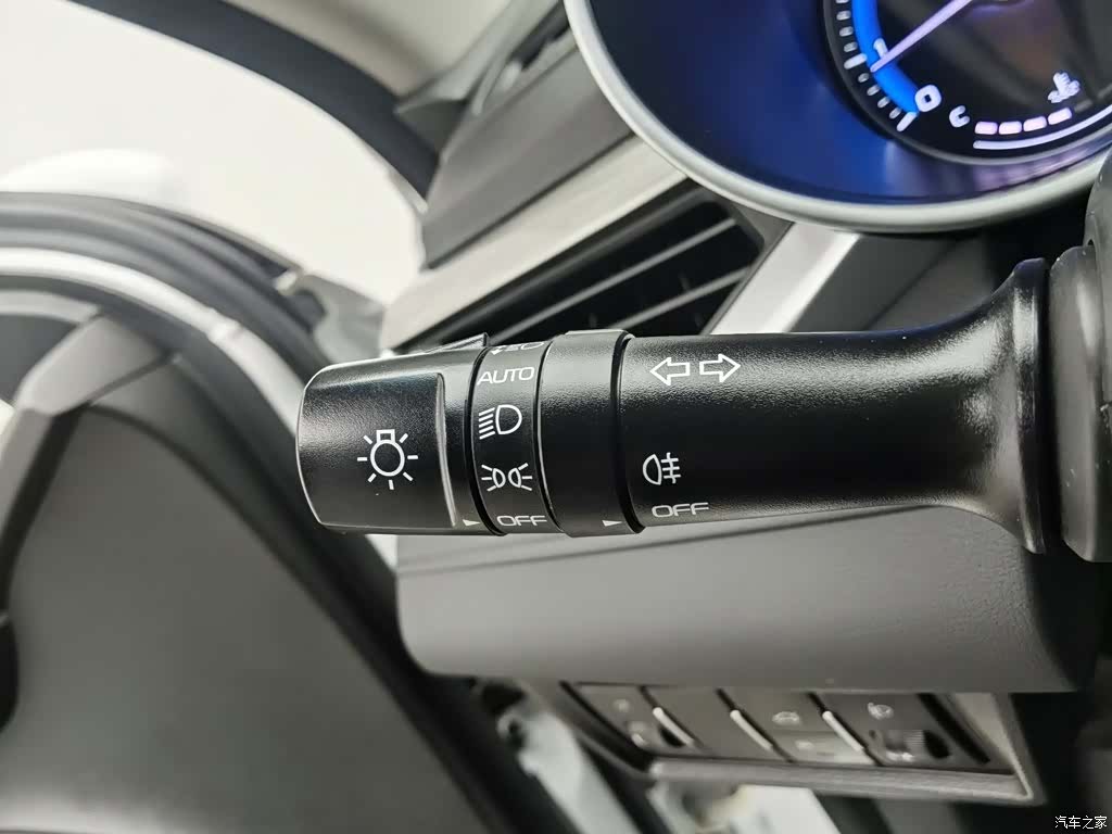 Geely Emgrand, 2019 21