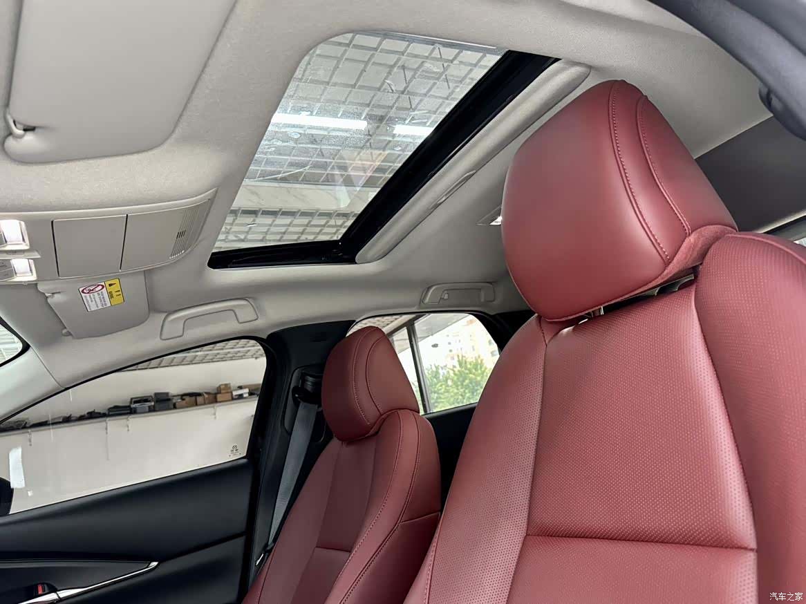 Mazda CX-30, 2022 23