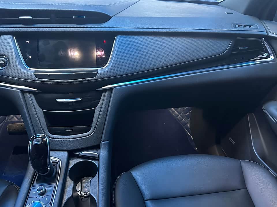 Cadillac XT6