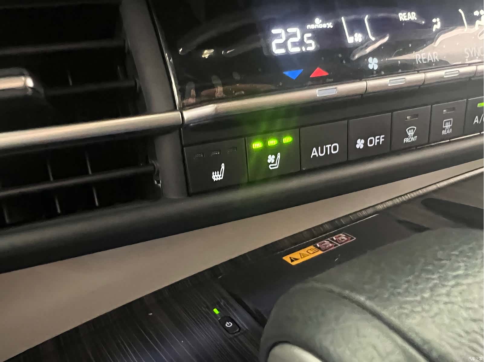 Toyota Granvia, 2023 все фото
