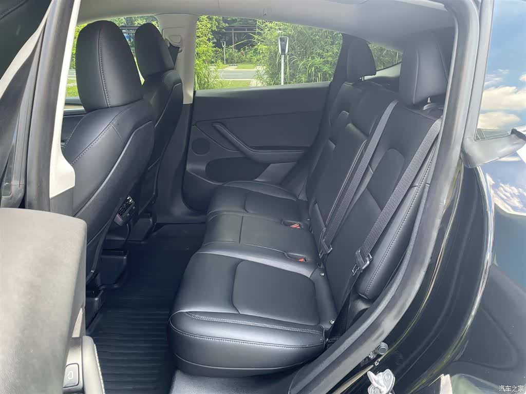 Tesla Model Y, 2023 8