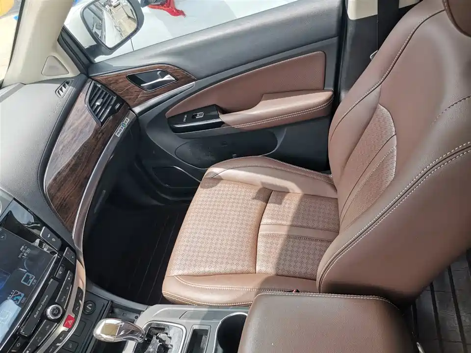 BYD S7