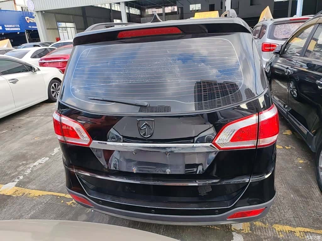 Wuling 730, 2015 6