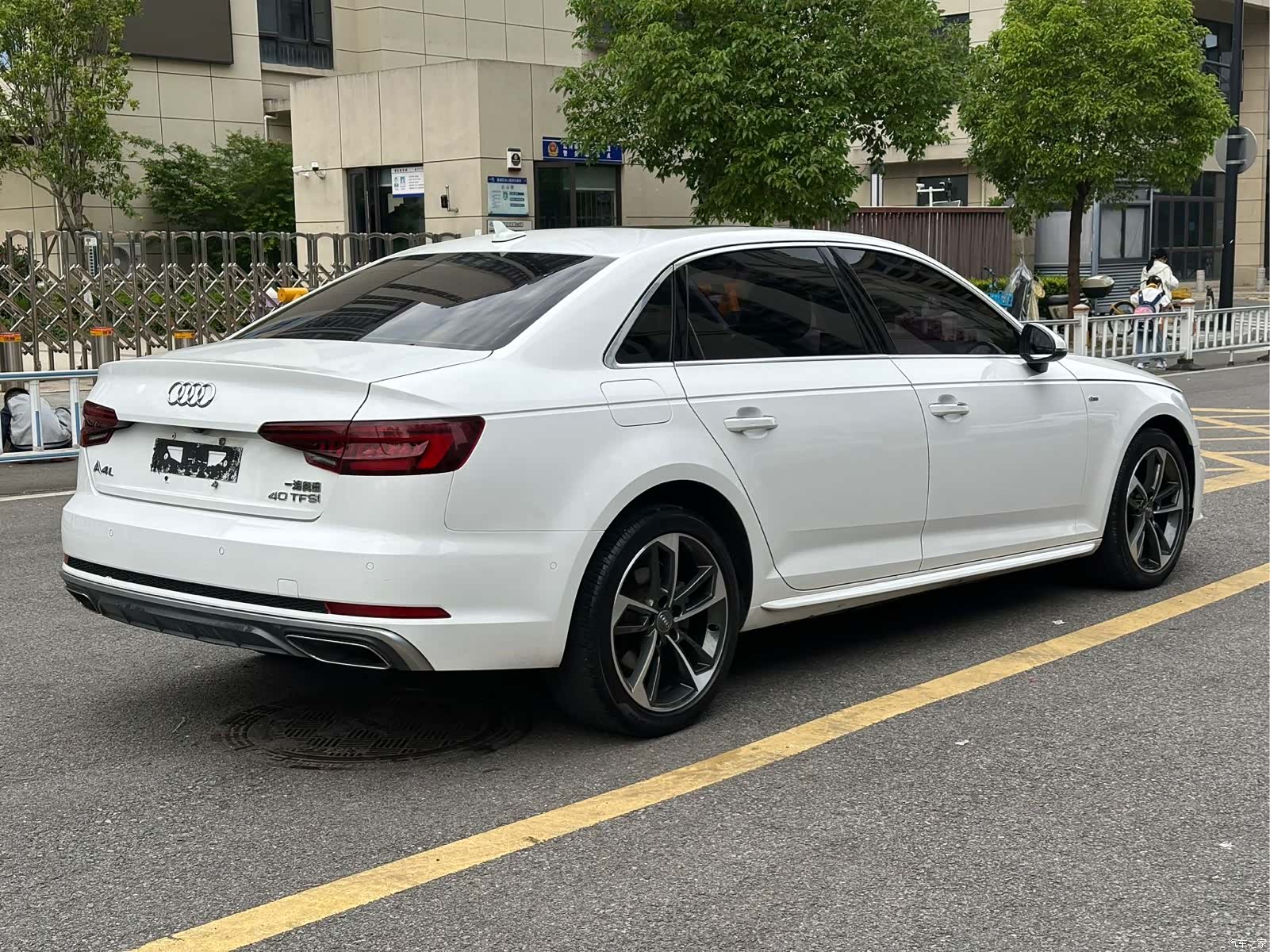 Audi A4L, 2019 9