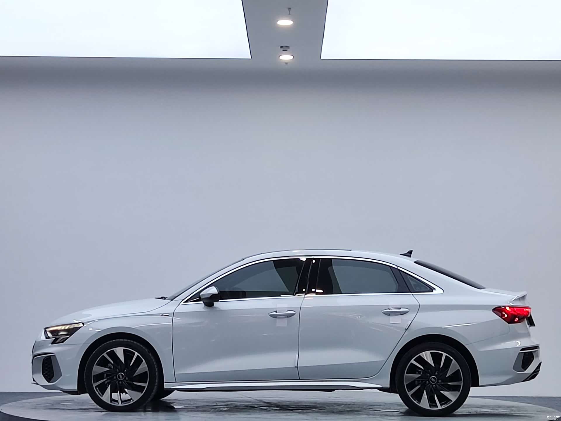 Audi A3, 2023 все фото