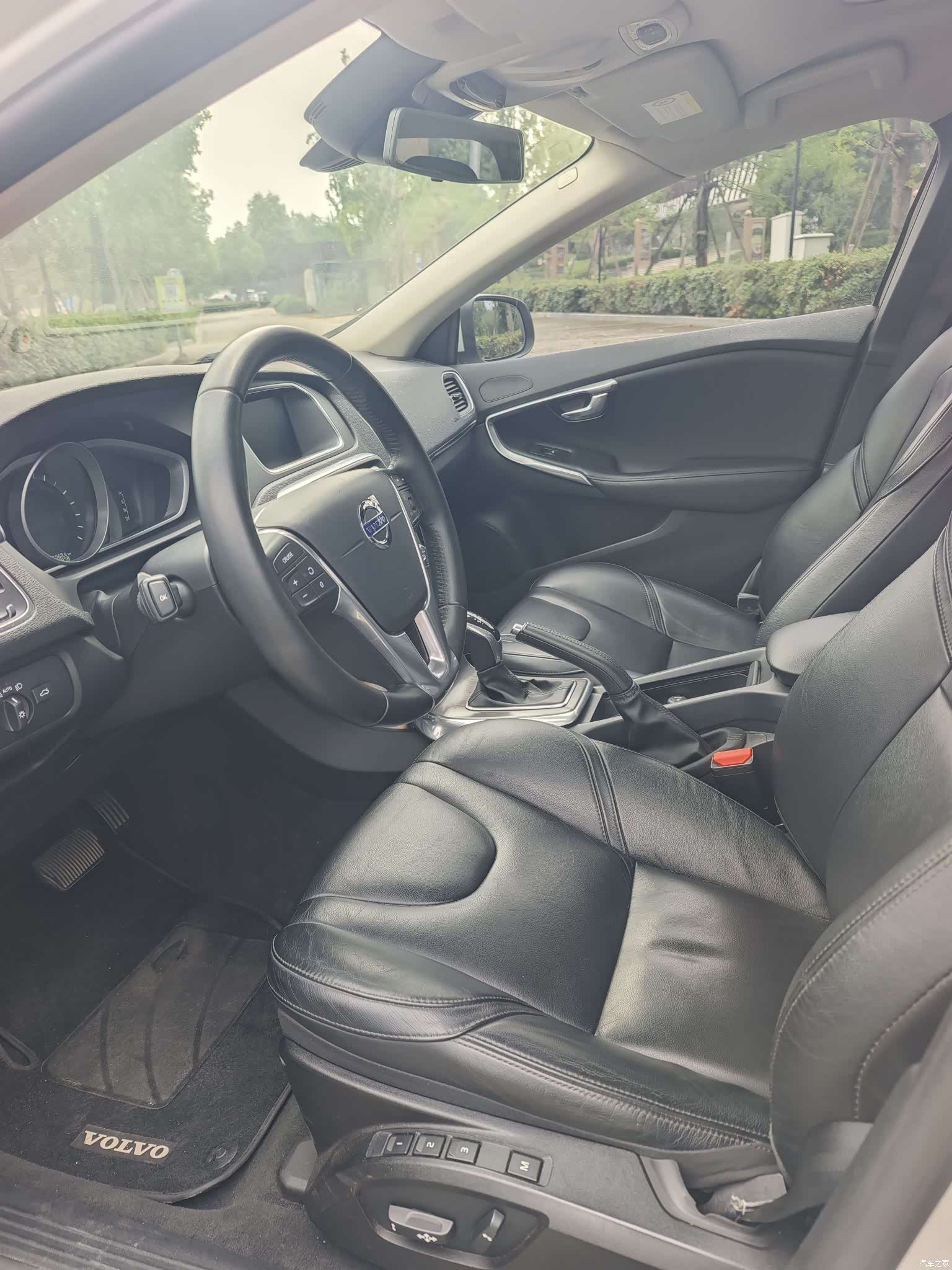 Volvo V40, 2016 все фото