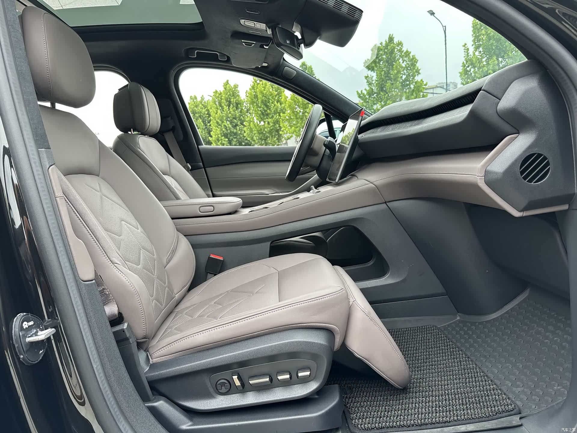 NIO ES7, 2023 11