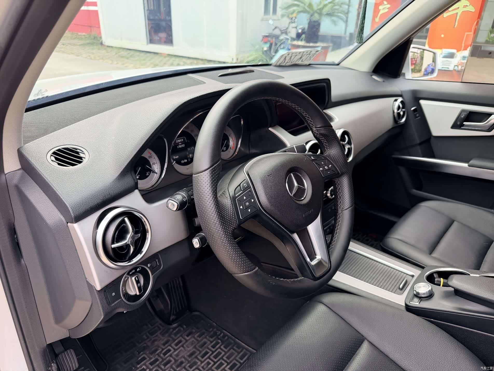 Mercedes-Benz GLK-Class, 2014 10