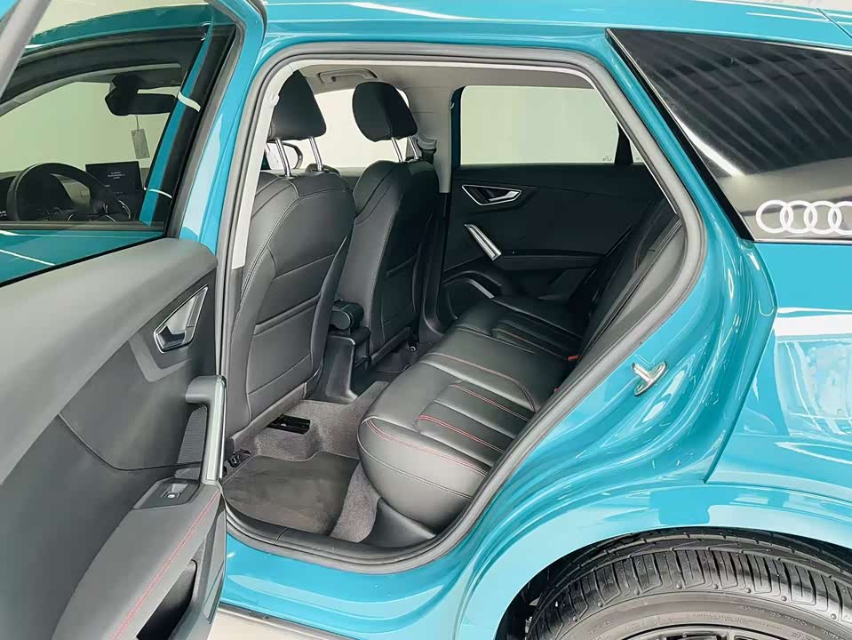 Audi Q2L