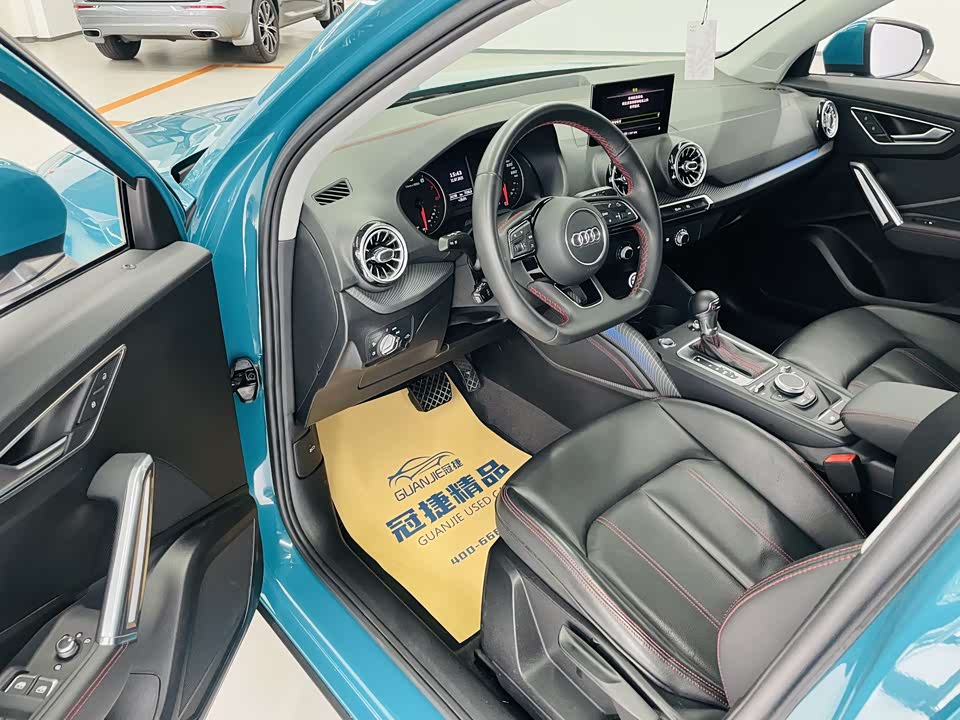 Audi Q2L