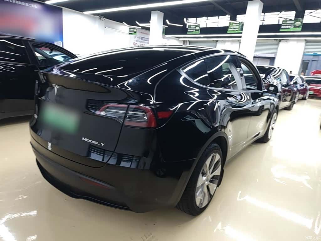 Tesla Model Y, 2023 7