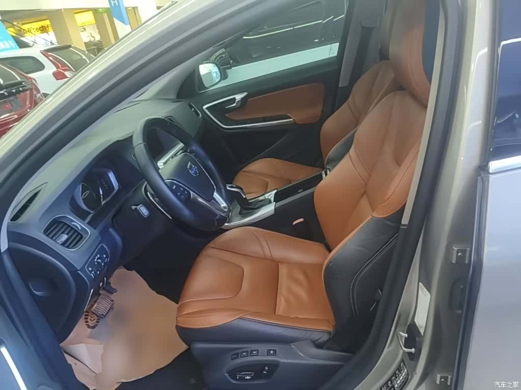Volvo V60, 2017 15