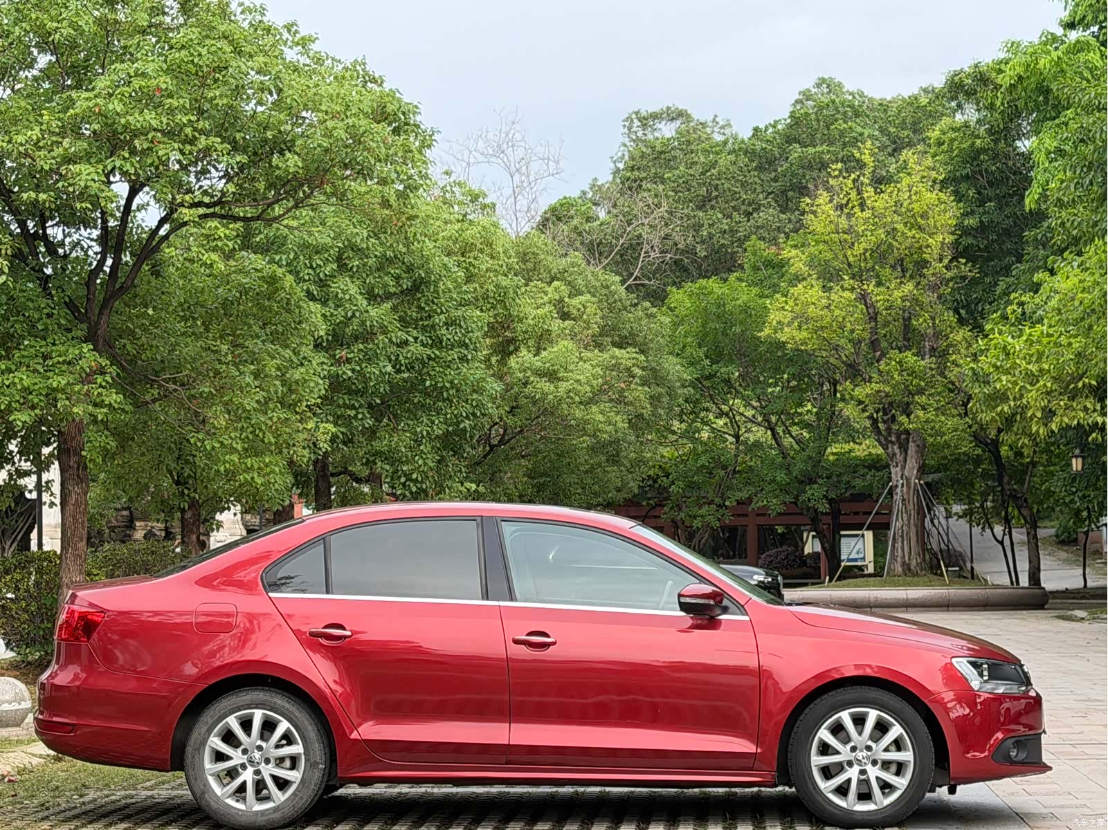 Volkswagen Sagitar, 2012 4