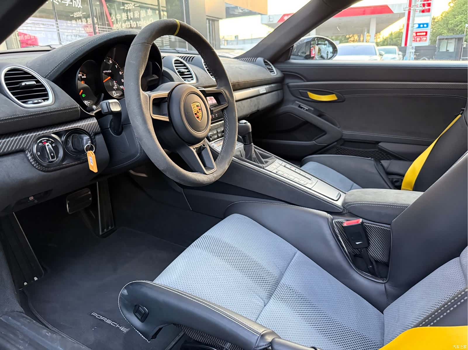 Porsche Cayman, 2024 все фото