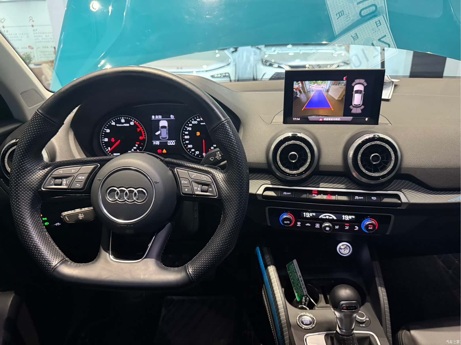 Audi Q2L, 2022 13
