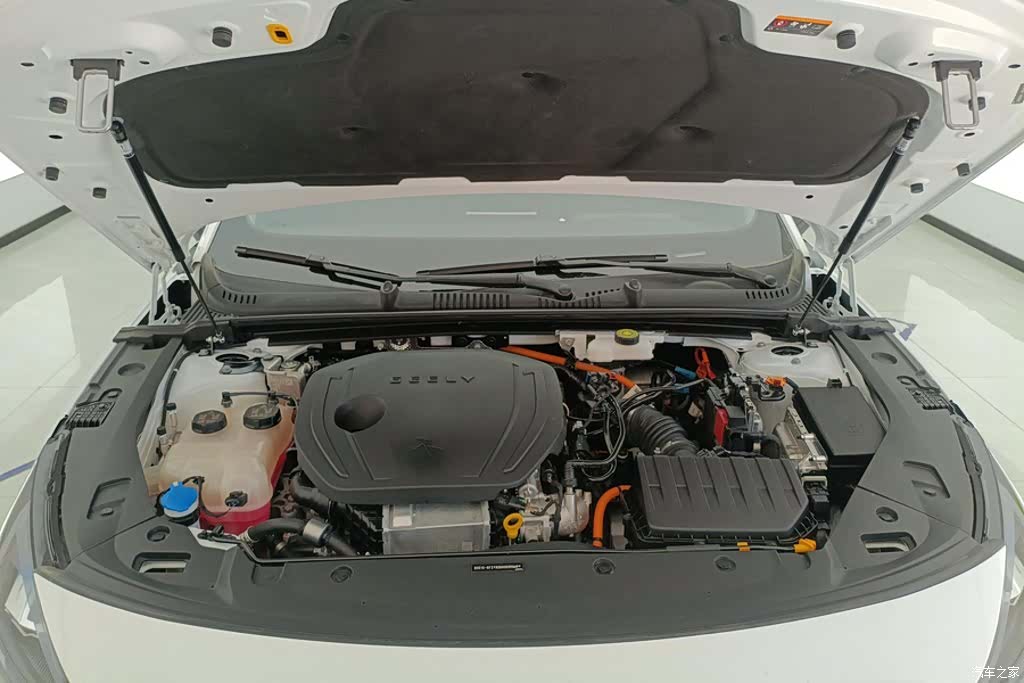 Geely Galaxy L6, 2024 10