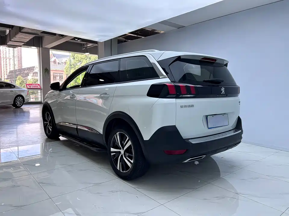 Peugeot 5008 Peugeot 5008