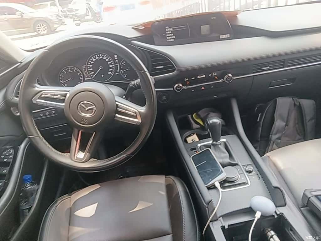 Mazda Mazda3, 2020 10