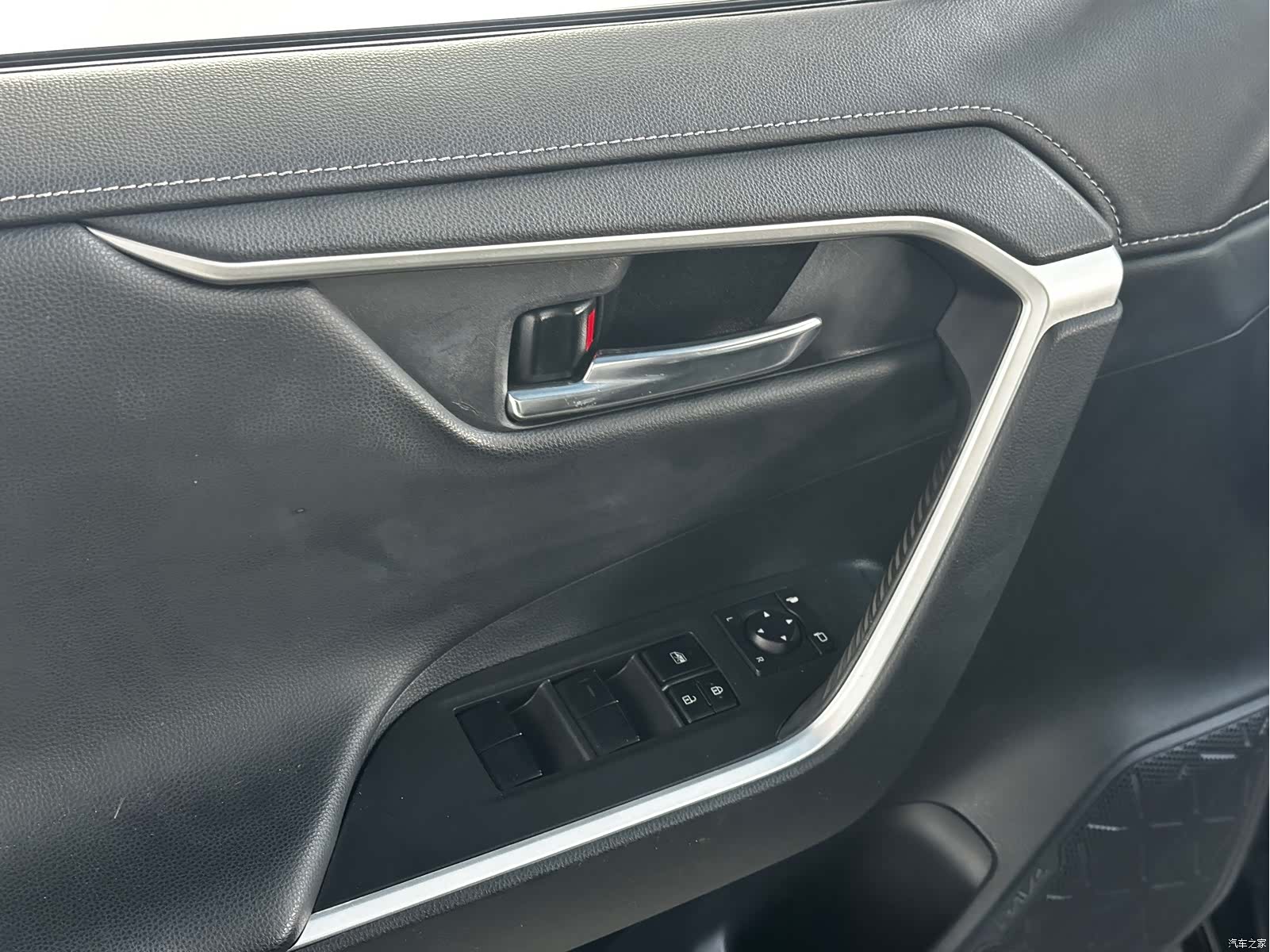 Toyota RAV4, 2021 13