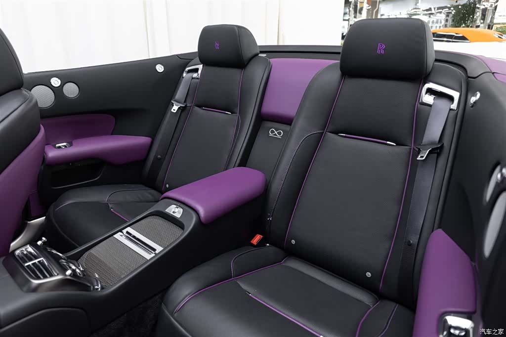Rolls-Royce Black, 2019 12