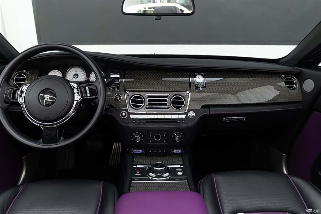Rolls-Royce Black, 2019 11