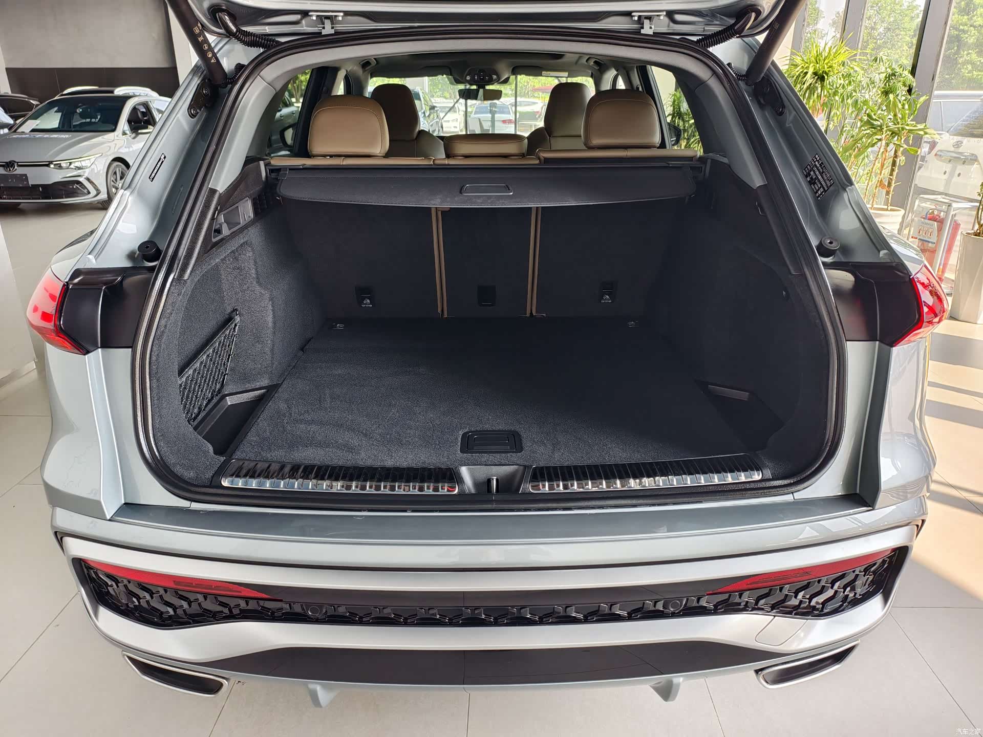 Audi Q5L, 2025 15
