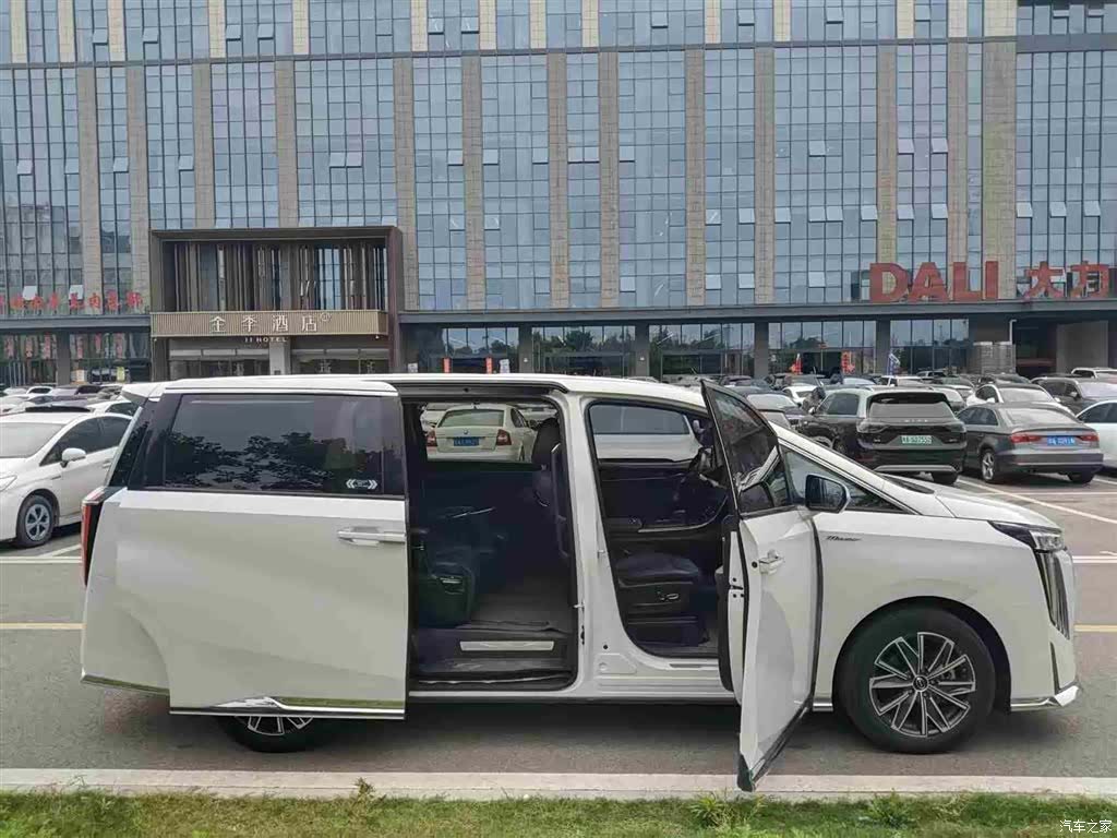 Trumpchi M8, 2023 6