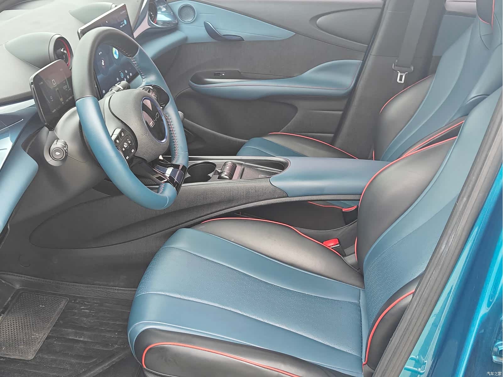 BYD Dolphin, 2022 14
