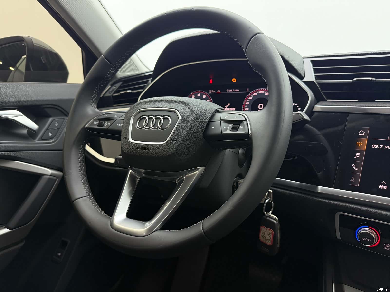 Audi Q3, 2022 13
