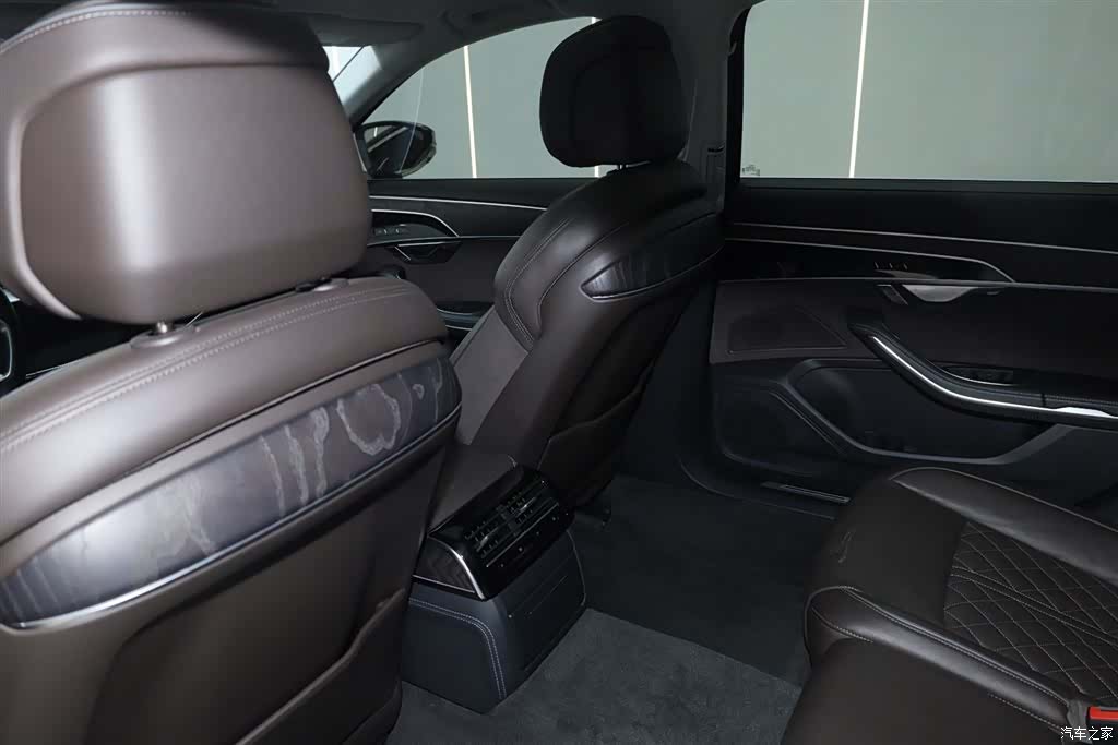 Audi A8L, 2024 22