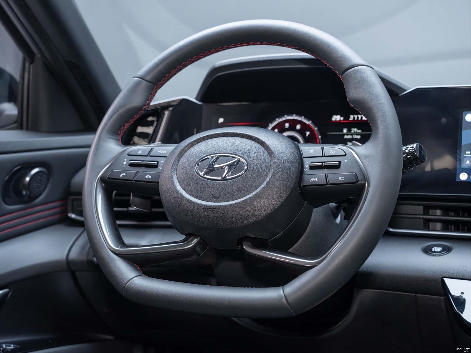 Hyundai Elantra, 2023 14