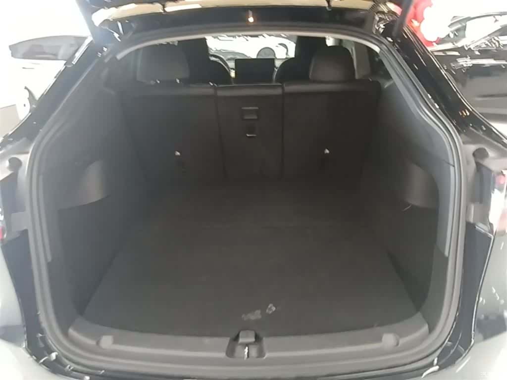 Tesla Model Y, 2023 19