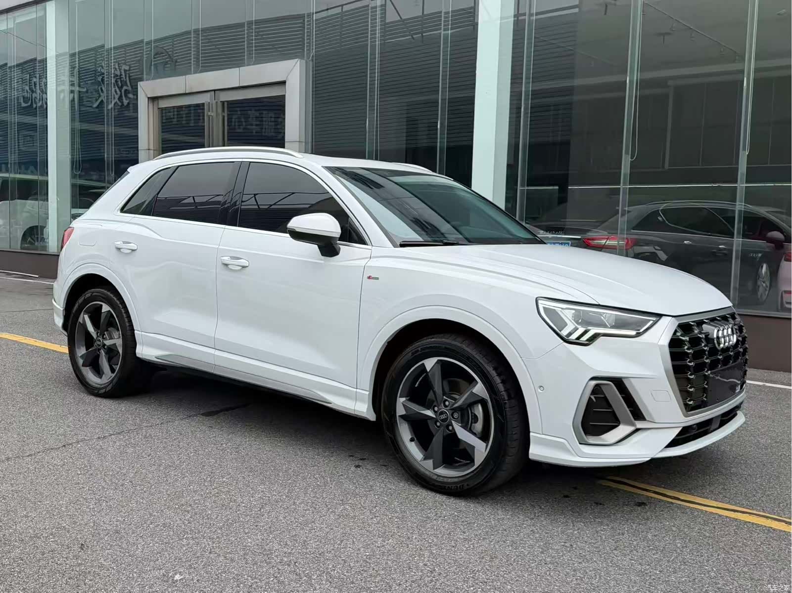 Audi Q3, 2022 4