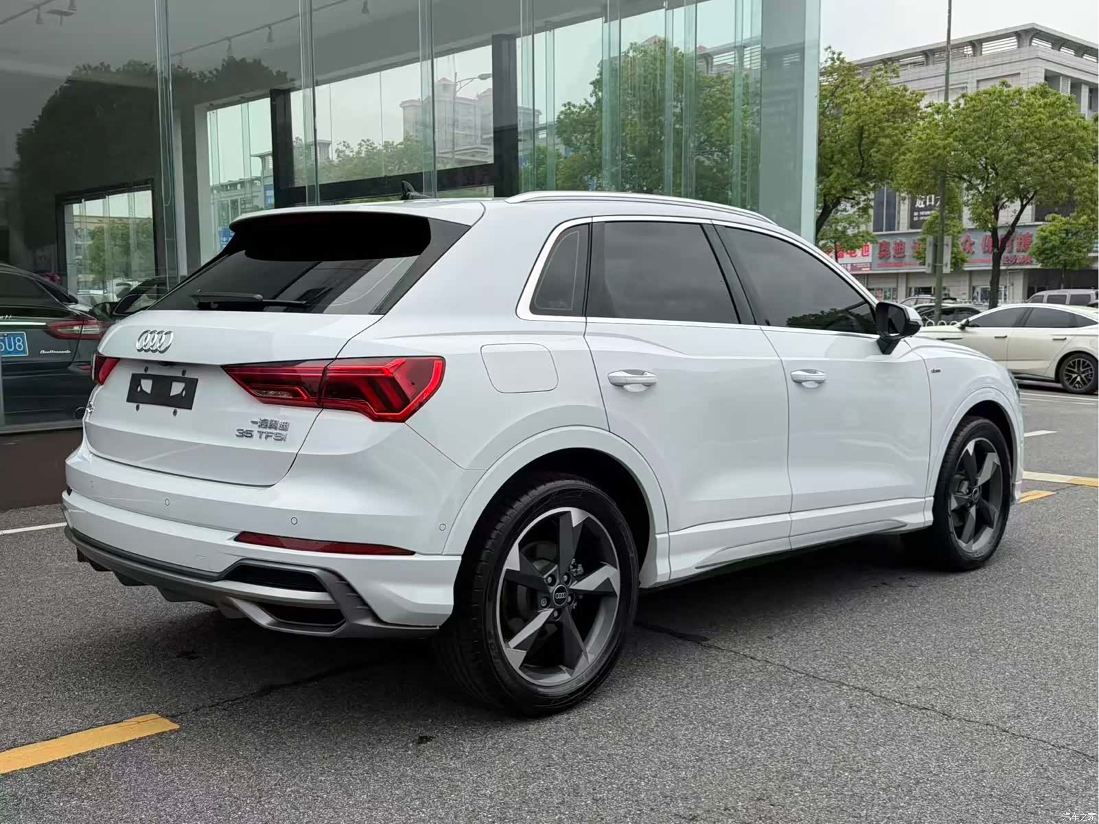 Audi Q3, 2022 10