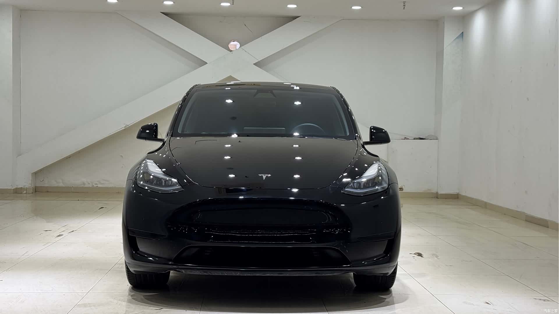 Tesla Model Y, 2023 2