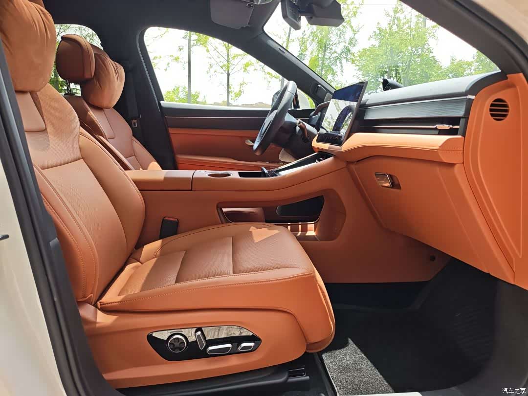 AITO M5, 2025 все фото