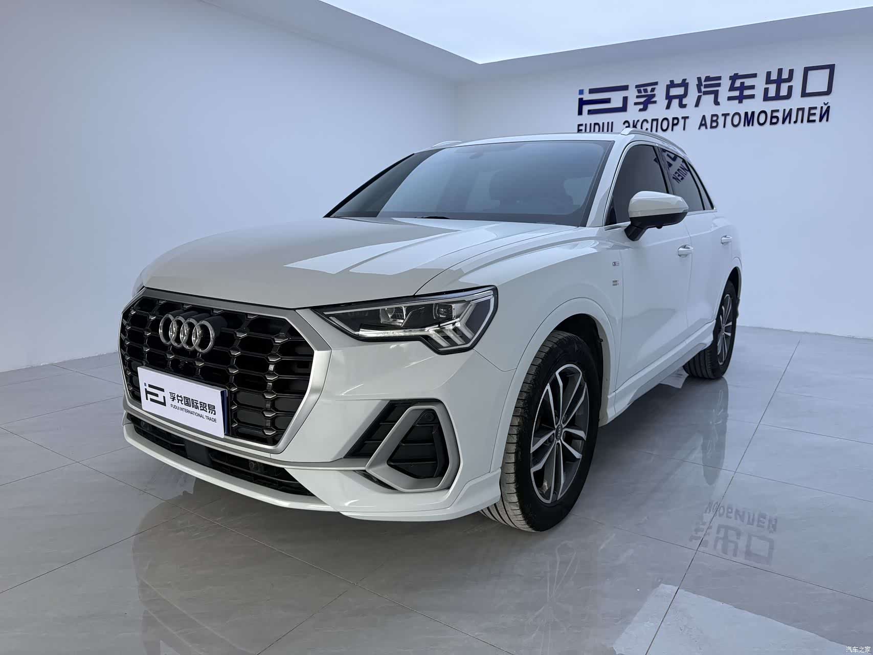 Audi Q3, 2022 1