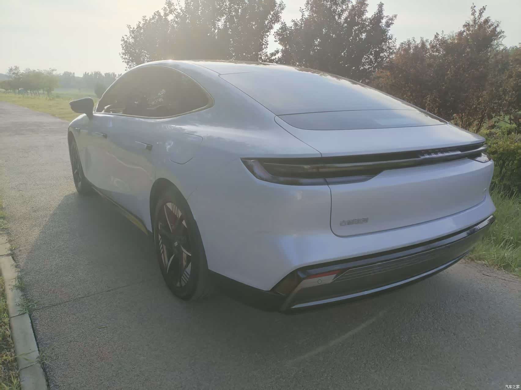Geely E8, 2024 10