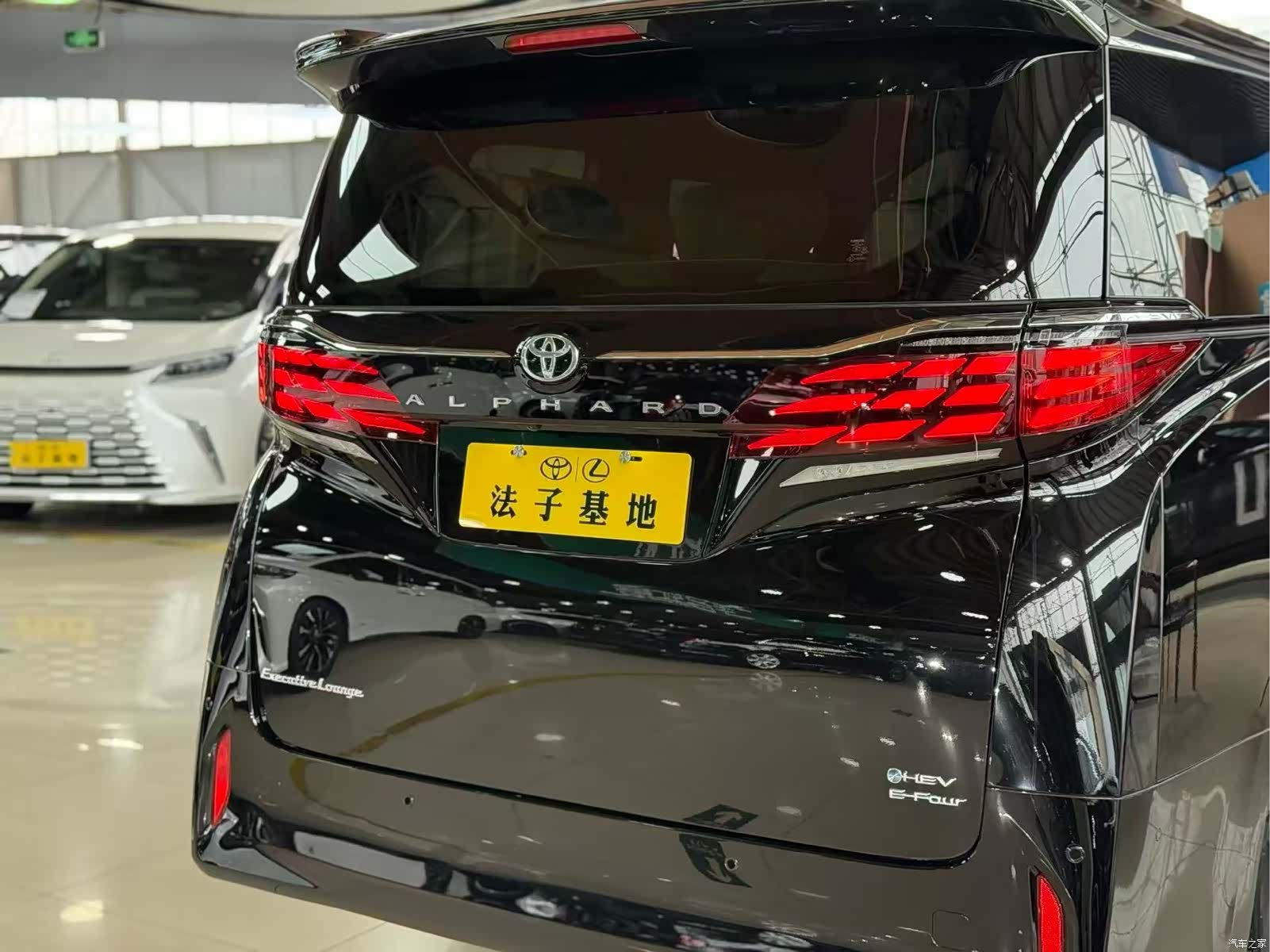 Toyota Alphard, 2024 25