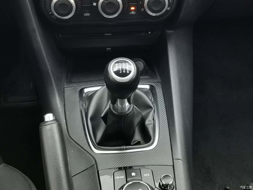 Mazda Mazda3, 2015 13