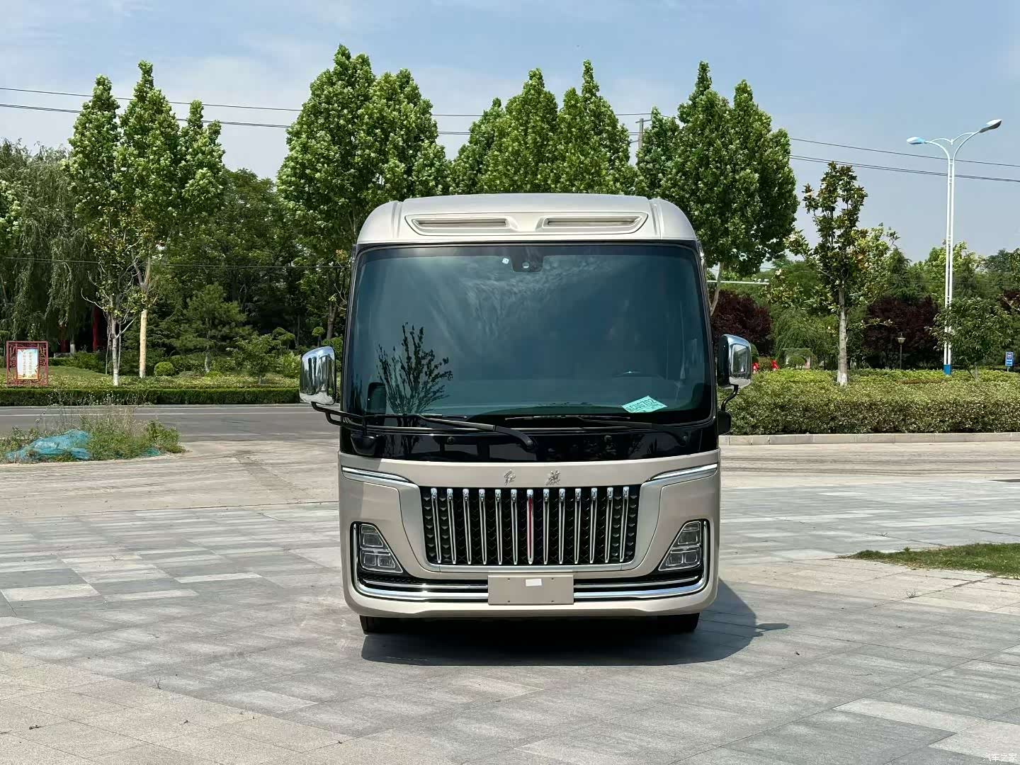 Hongqi 12, 2025 2